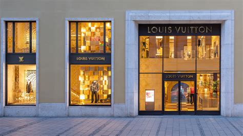 louis vuitton münchen mitarbeiter